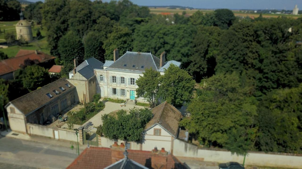 Yxie - Manoir Des Arts Bed and Breakfast Villeblevin Buitenkant foto